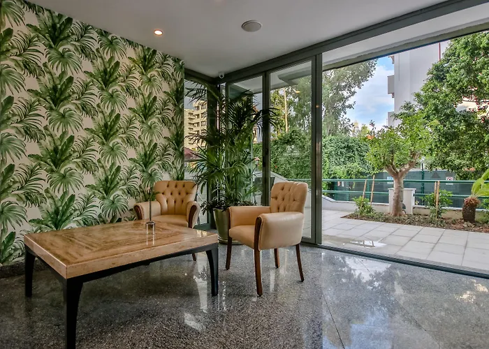 Hotel Lara Park 3*