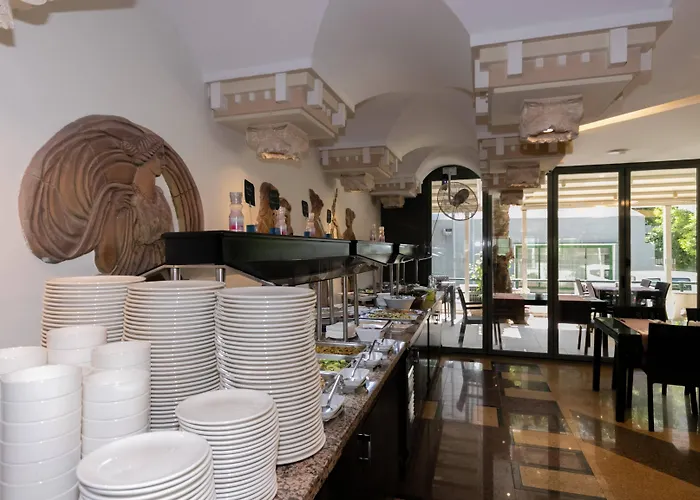 Hotel Lara Park 3*