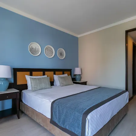 Lara Park Hotell 3*