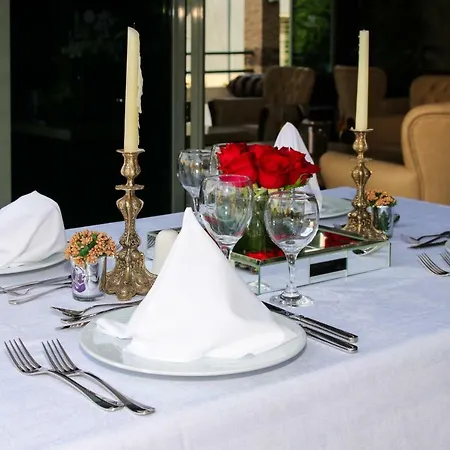 Lara Park Hotell 3*
